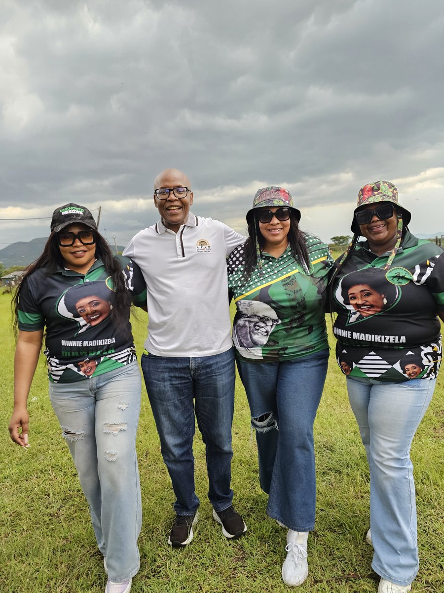 MzwaneleManyi's tweet photo. Nkandlaring with KZN Commanders https://t.co/etTWzazdGy