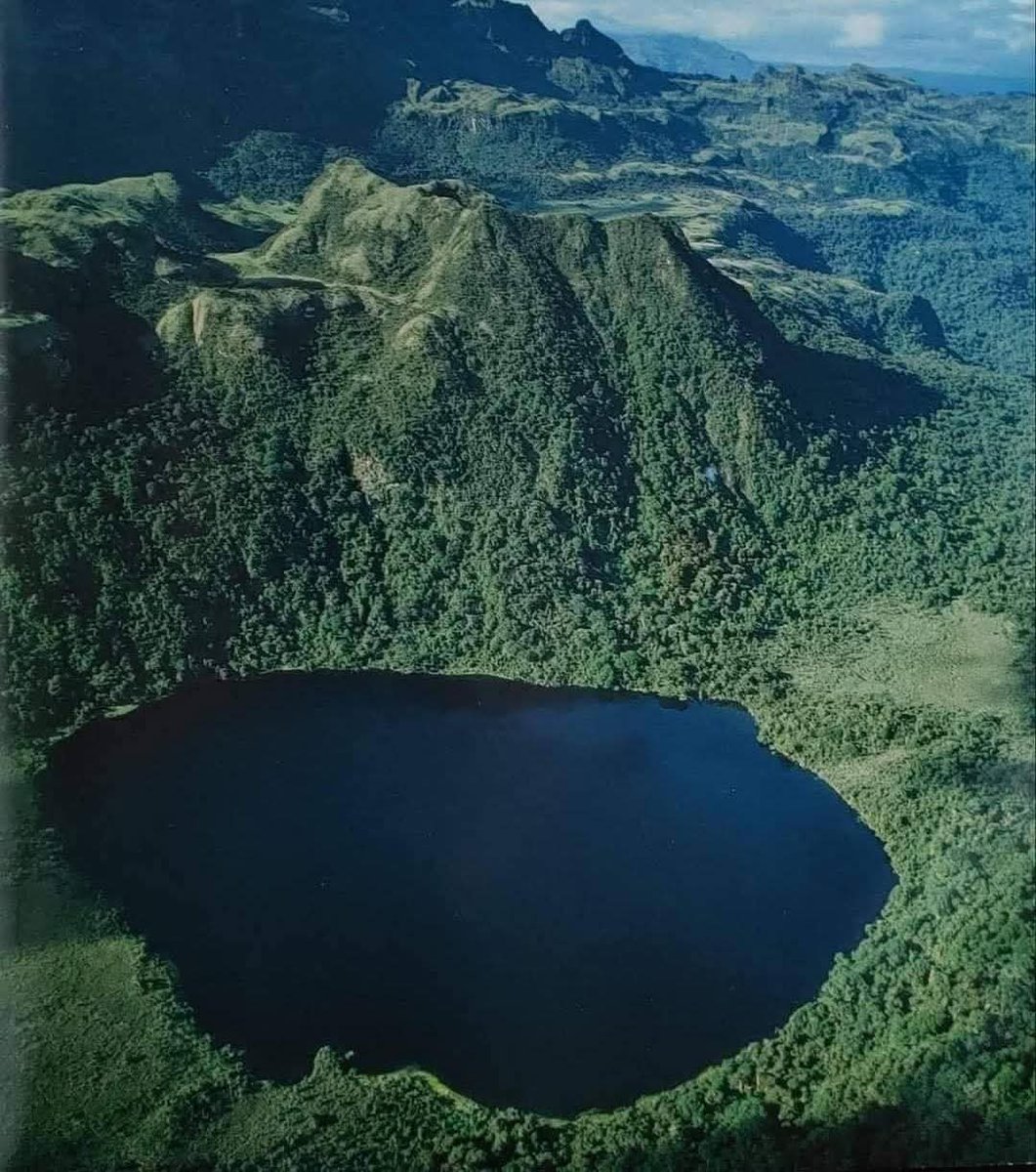Páramo de las papas o Papallacta en el Macizo Colombiano , fábrica del 70% de agua de Colombia.nacen los ríos Magdalena,Cauca,Patia y muchos más .