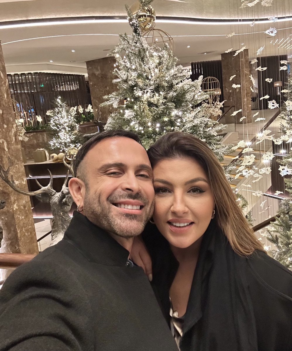 KonstantinosXr's tweet photo. Χρόνια πολλά 🎁🎄🎅🏻🎶 #Cyprus #NotesLive #Limassol #Paparizou #Christoforou https://t.co/U2zSCxnhIO
