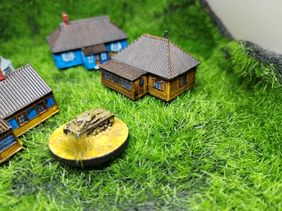 PotanCZ's tweet photo. Took a while, but I Finally finished these lovely 6mm russian Houses from #terramorphminiatures, a French company that specializes in 6mm scale resin terrain.  #historicalwargame #paintingminiatures #paintingminiature   #ww2wargames #miniatureswargames #scalemodeltank #wargaming https://t.co/g5zawuWeup