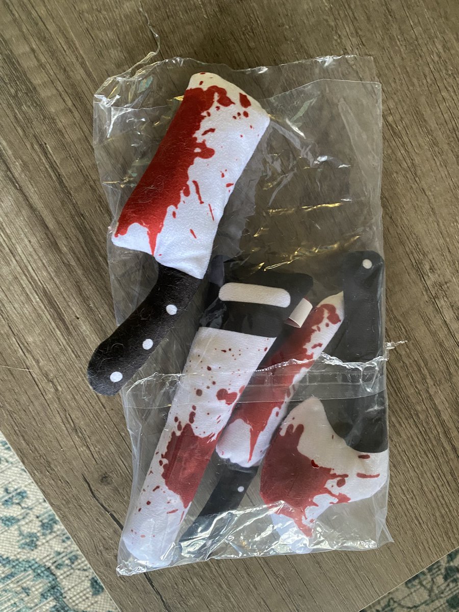 The most fitting toys I’ve ever seen for my grumpy Lucy 😂🤣