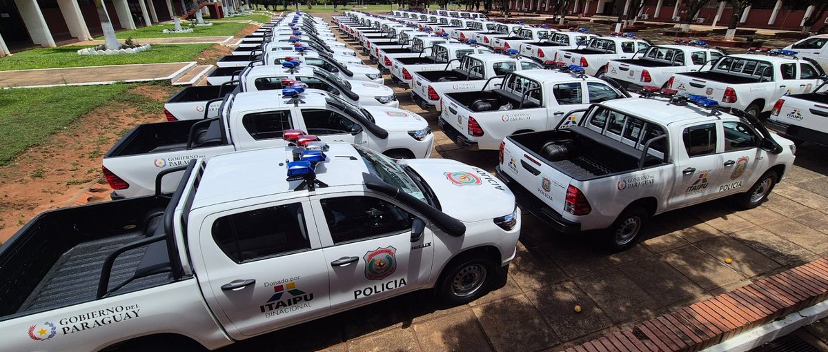 Realizamos la entrega de 52 camionetas en el marco del proyecto de Fortalecimiento de la Seguridad Ciudadana del Paraguay, financiado por <a href="/itaipuparaguay/">ITAIPU Binacional Py</a> implementado por <a href="/UNOPS_es/">UNOPS en español</a>. Estas se suman a las 55 ya entregadas en agosto de 2024 a la Policía Nacional @minteriorpy  🇵🇾🤝