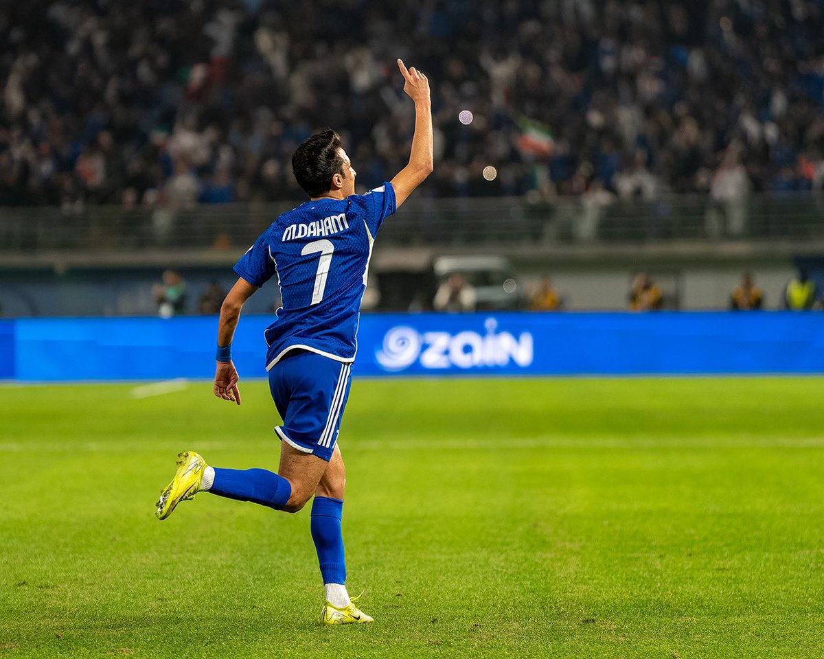 نجم المباراة محمد دحام محتفلا بهدف منتخب الكويت أمام نظيره القطري 

المصور : عبدالله المحارب

#صورة_المستقبل_خليجي
#كونا #الكويت