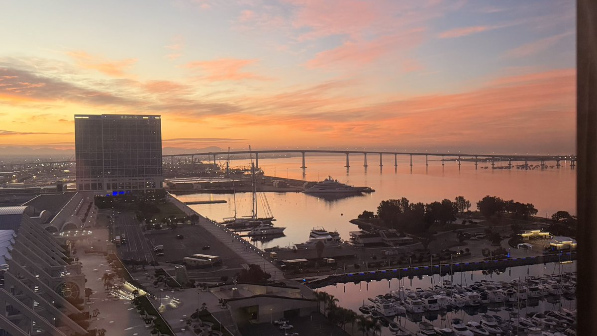 Woke up to a beautiful orange sky over San Diego. A good sign for things to come later today.  

The countdown is on for Syracuse Football 🏈 🍊🧡