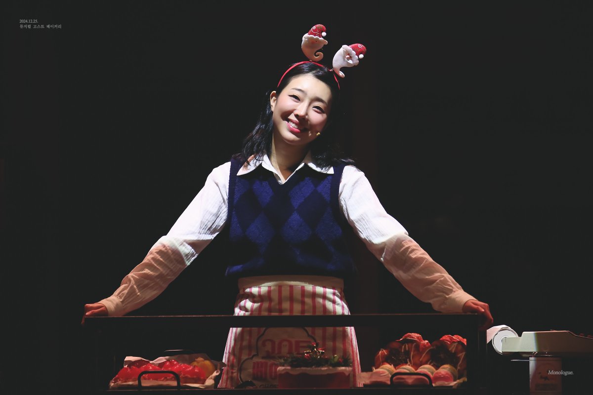mnologue's tweet photo. 🍞🎂🧁🍰🍩

순희, 이봄소리

/ 241225 뮤지컬 고스트 베이커리 커튼콜 https://t.co/ahSNeErYia