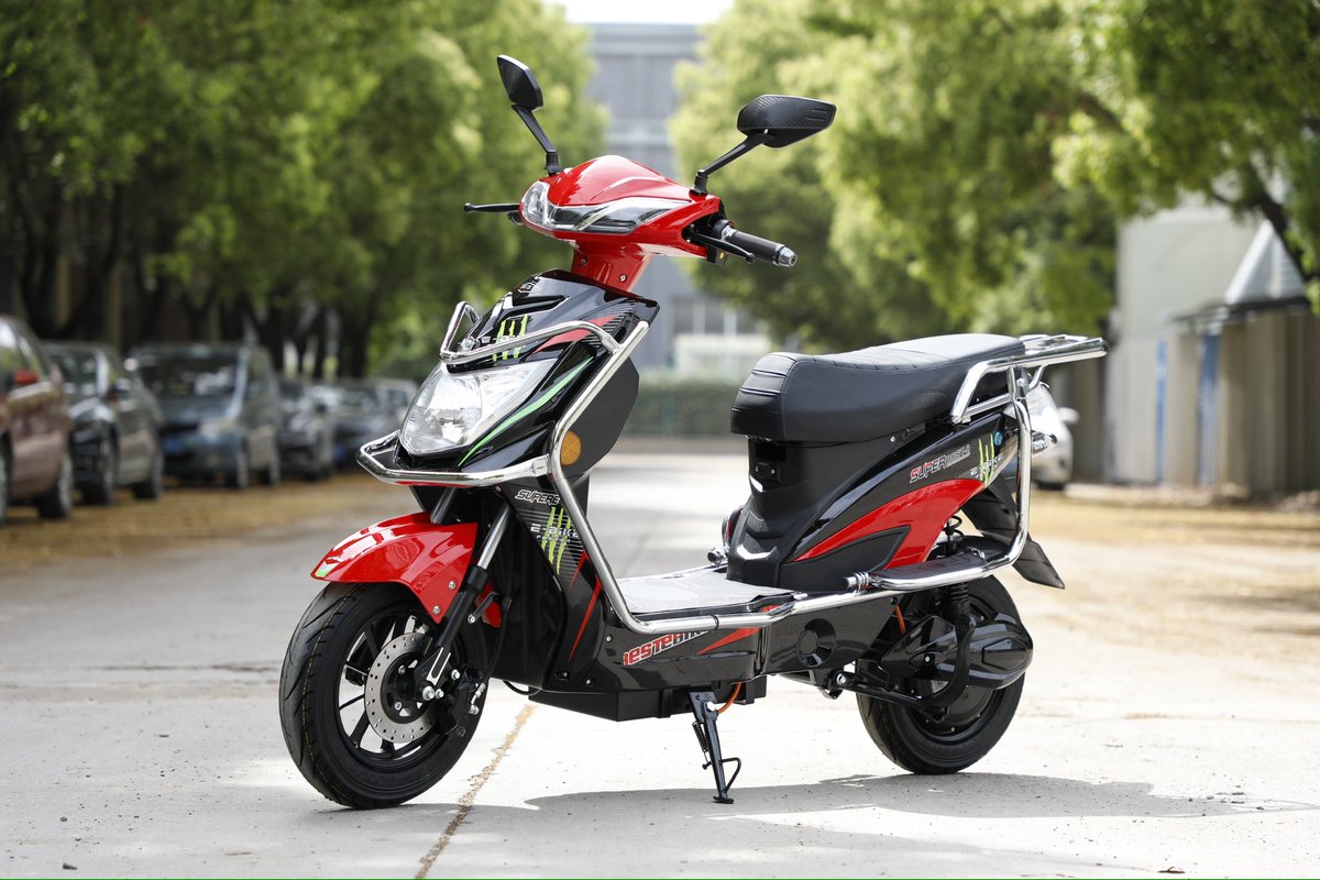 Tonybike2014's tweet photo. #let’s go #electric 👍
Eco model with 10”500W motor power disc brake .With 3 speed change and 1 gear reverse.max speed 50km/h.
Optional bumper and rear box .#sunlikemotos #madeinwuxi
#yadea
#tailg
#sunra https://t.co/seRSbUrEE0