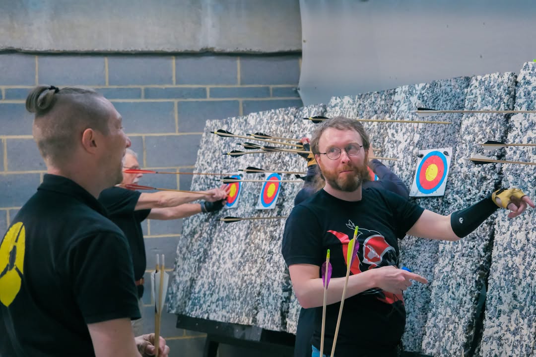 archeryfit's tweet photo. If confetti is not your vibe, try sprinkling arrows instead. Way more satisfying 🎯😏
https://t.co/UJxuAEc32M

#archery #london #greenwich #archeryuk #southlondon #archerylife #archerylifestyle #thingstodoinlondon #londonindecember #londonlife #winterinlondon #timeoutlondon https://t.co/9oVMtfOZIv