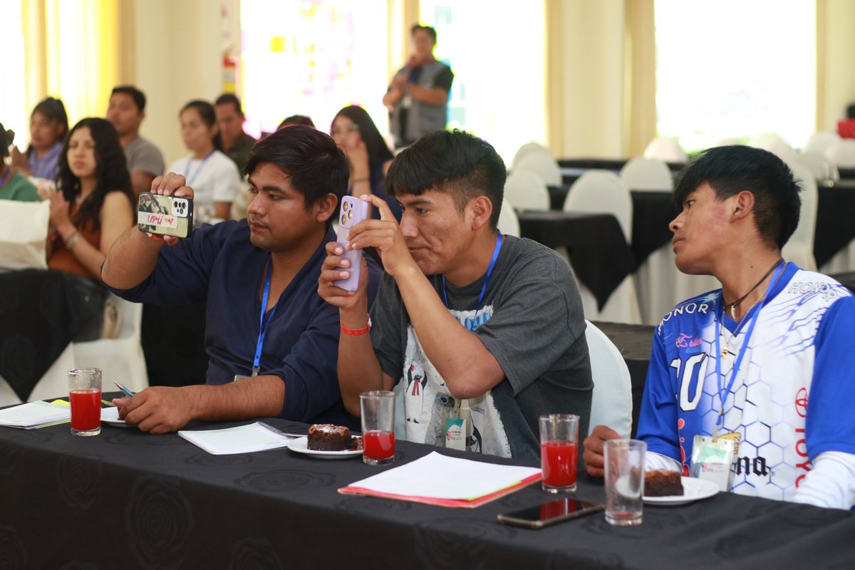 Más de 90 jóvenes emprendedores de Bolivia se reunieron en un evento en Santa Cruz en el que compartieron experiencias y fortalecieron sus lazos comerciales y conocimientos. El evento se llamó “Integración Emprendedora”.
#PlanInternational #SantaCruz #Emprendimientos