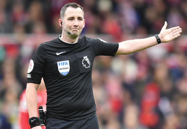 Í VAR herberginu í gær og reyndi allt sem hann gat til að stöðva Liverpool hraðlestina. Þvílíkur 🤡