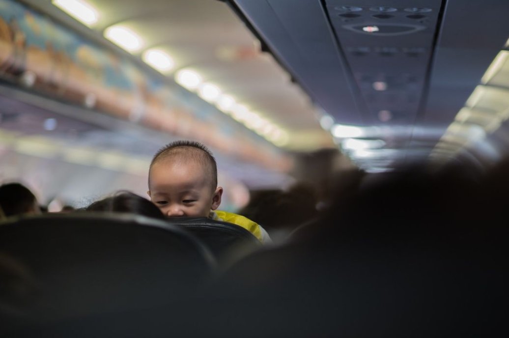 USbreastfeeding's tweet image. Are you planning to travel with a breastfeeding baby or while pumping over the holidays? ✈️
 
Here are CDC recommendations on how to continue breastfeeding your baby or expressing milk when traveling: bit.ly/2OlvGyx
