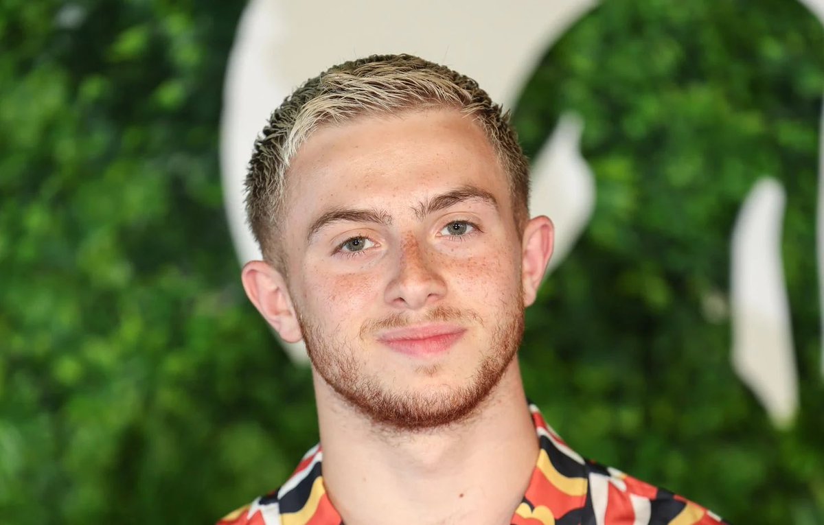 [THREAD] 👇

Les horribles questions du jeu de société pour enfants de Michou (Zoophilie, sexe, drogué, alcool,…).

RT x FAV apprécies 👍