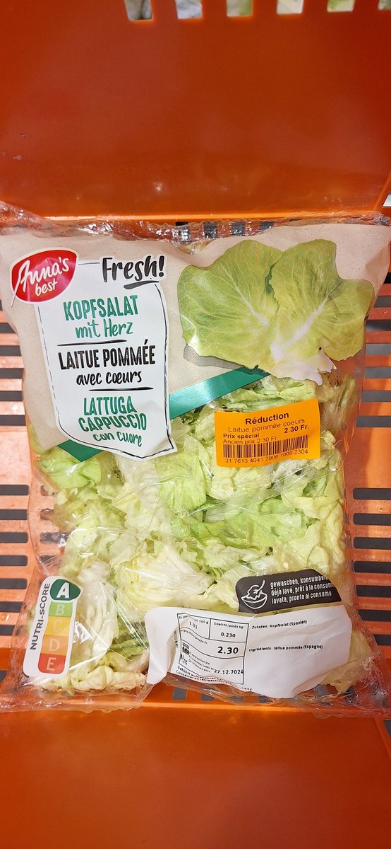 Tiicou's tweet photo. Quelle magnifique réduction ma chère @migros 😂 https://t.co/G2gjCUM828