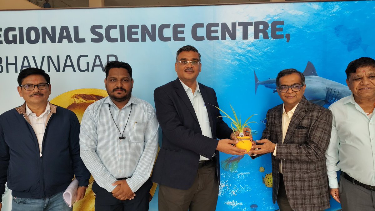 Today Shri Dhananjay Dwivedi, <a href="/Dwivedi_D/">Dhananjay Dwivedi</a> IAS, Principal Secretary (Medical Services &amp; Medical Education), Health &amp; Family Welfare Department visited <a href="/RSCBhavnagar/">Regional Science Centre (RSC)Bhavanagar</a> today and gave inputs for the betterment and more engagement of students and visitors. <a href="/CMOGuj/">CMO Gujarat</a> <a href="/IndiaDST/">DSTIndia</a> <a href="/dstGujarat/">Department of Science & Technology, Gujarat</a>