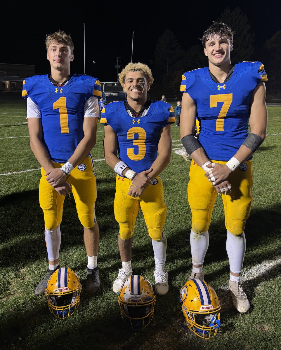 marcmalkoskie's tweet photo. Line Mountain has FOUR players on the Class 1A sportswriters’ all-state team:

Kaiden Maurer, QB (@Kaiden_Maurer01)
Ian Bates, RB (@ianbates333)
Max Johnson, DL
Noah Ringes, LB (@noahringes)

Ties 2007 and 2010 for Eagles’ most all-state selections. @linemtsd https://t.co/NYG02ahWaT