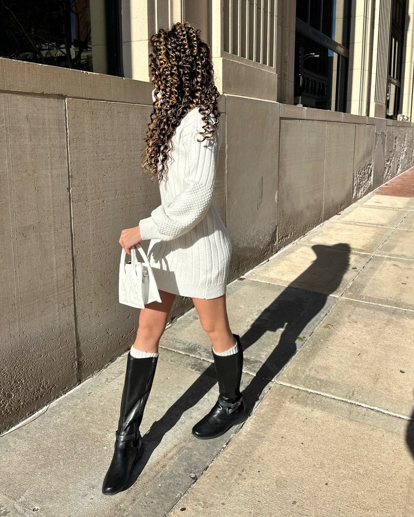 jambufootwear's tweet image. Busy mornings, but make it fashion with the Taylor boots✨🤍 l8r.it/BJkk

#jambushoes #fallboots #sale #comfortineverystep #holidays #giftguide #heels #streetstyle