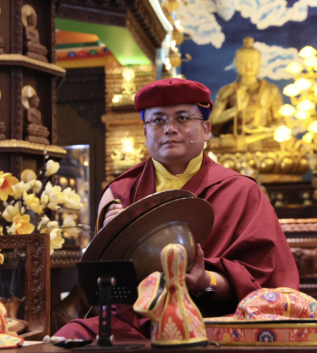 Drukpa's tweet photo. Evening Mahakala puja led by Drukpa monks from Druk Sangag Choling Monastery, Darjeeling , India. 

#GyalwangDrukpa #Drukpa #DrukpaMonks #Mahakala #Darjeeling #10ADC @Official__ADC https://t.co/FDk4QrQ6ig