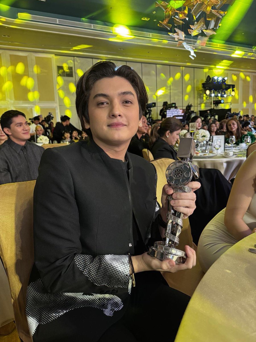 noringai's tweet photo. Deserve mo ‘to!!!! #MyFutureYouMMFF https://t.co/q5GSRKI9Vy
