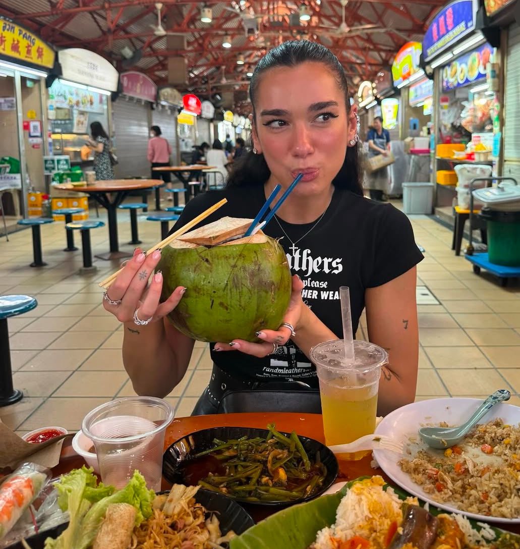 victoriakavic's tweet photo. Em 2025, pretendo ativar meu arquetipo Dua Lipa.

Depressão? Nunca vi. Apenas viagens, arrumando tempo pra me divertir mesmo nos compromissos e não me deixar abalar pelos flops da vida. 🙏 https://t.co/PLlFL8iKB2