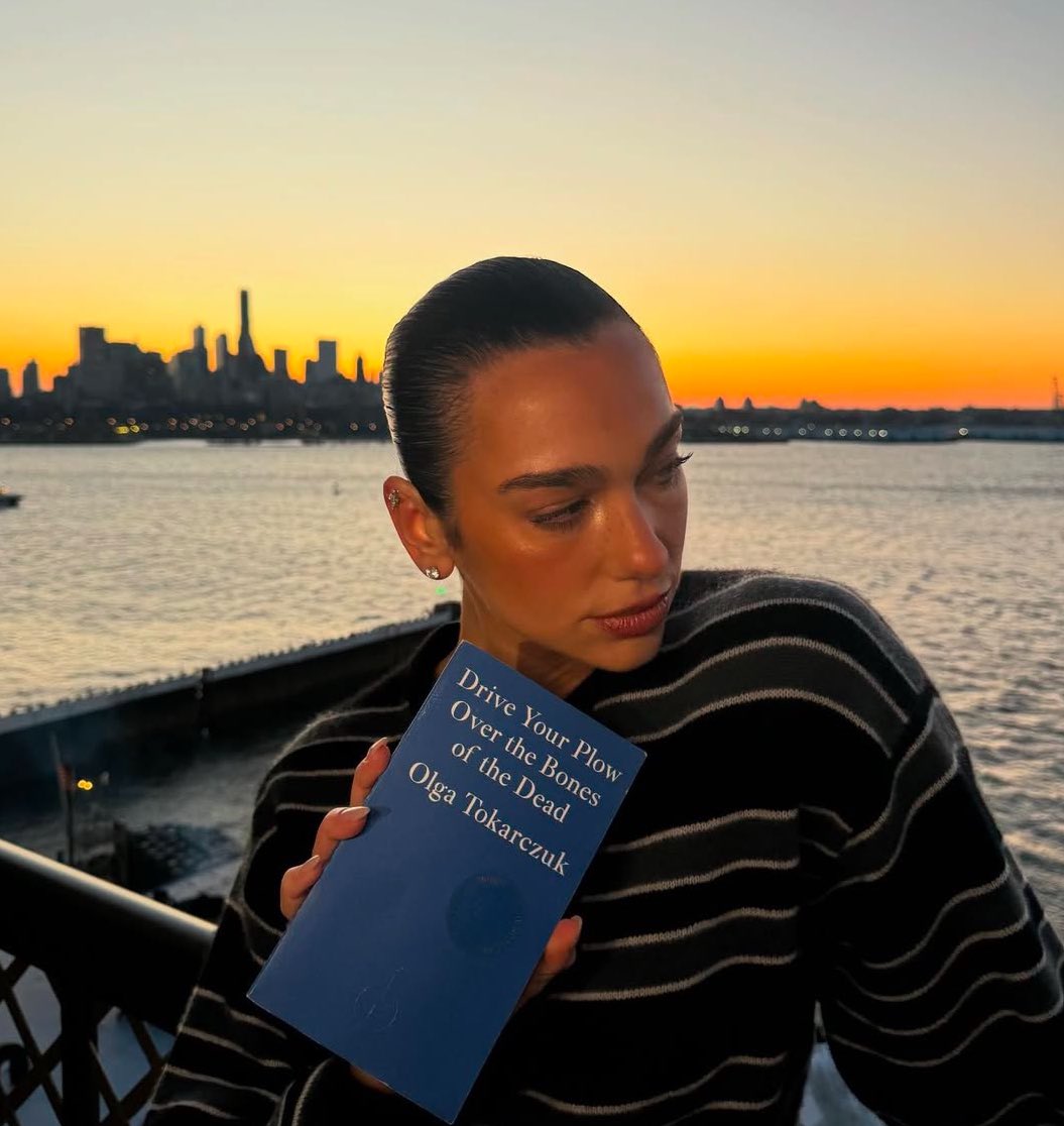 Em 2025, pretendo ativar meu arquetipo Dua Lipa.

Depressão? Nunca vi. Apenas viagens, arrumando tempo pra me divertir mesmo nos compromissos e não me deixar abalar pelos flops da vida. 🙏