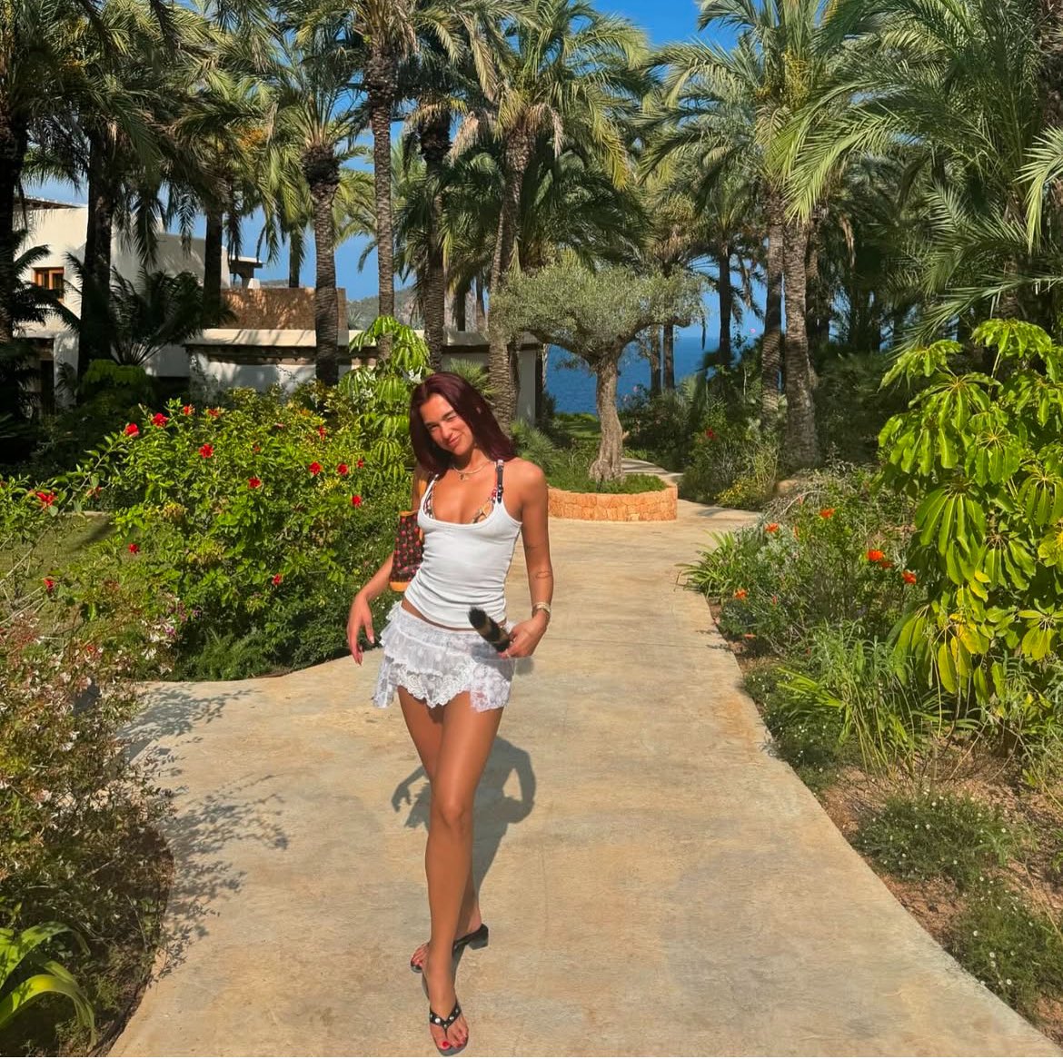 victoriakavic's tweet photo. Em 2025, pretendo ativar meu arquetipo Dua Lipa.

Depressão? Nunca vi. Apenas viagens, arrumando tempo pra me divertir mesmo nos compromissos e não me deixar abalar pelos flops da vida. 🙏 https://t.co/PLlFL8iKB2