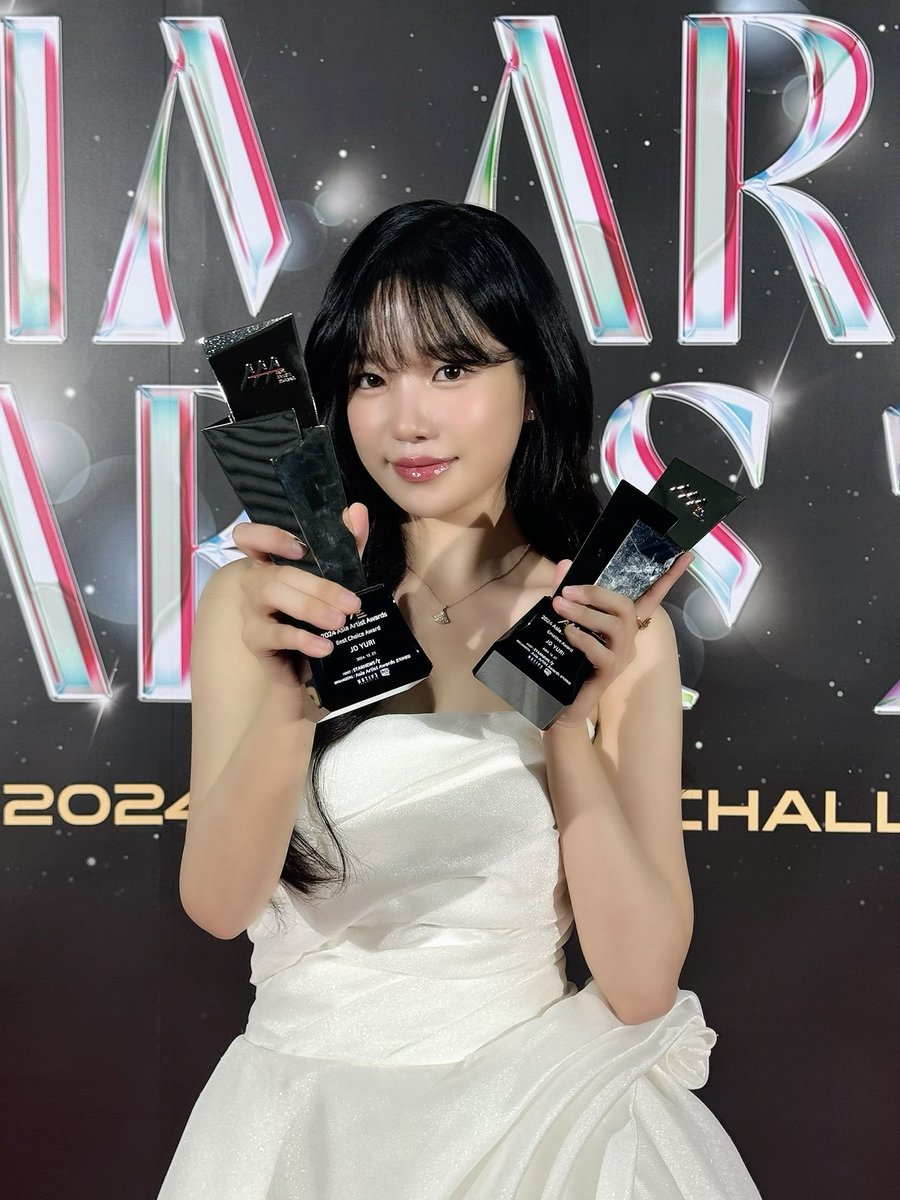 JOYURI_offcl's tweet photo. [#유리스팟] 2024.12.27 2024 ASIA ARTIST AWARDS🏆🏆✨

#조유리 #JOYURI #チョユリ https://t.co/Hl1SCzsLUu