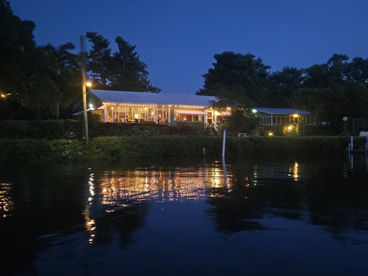 Backmandy tweet media