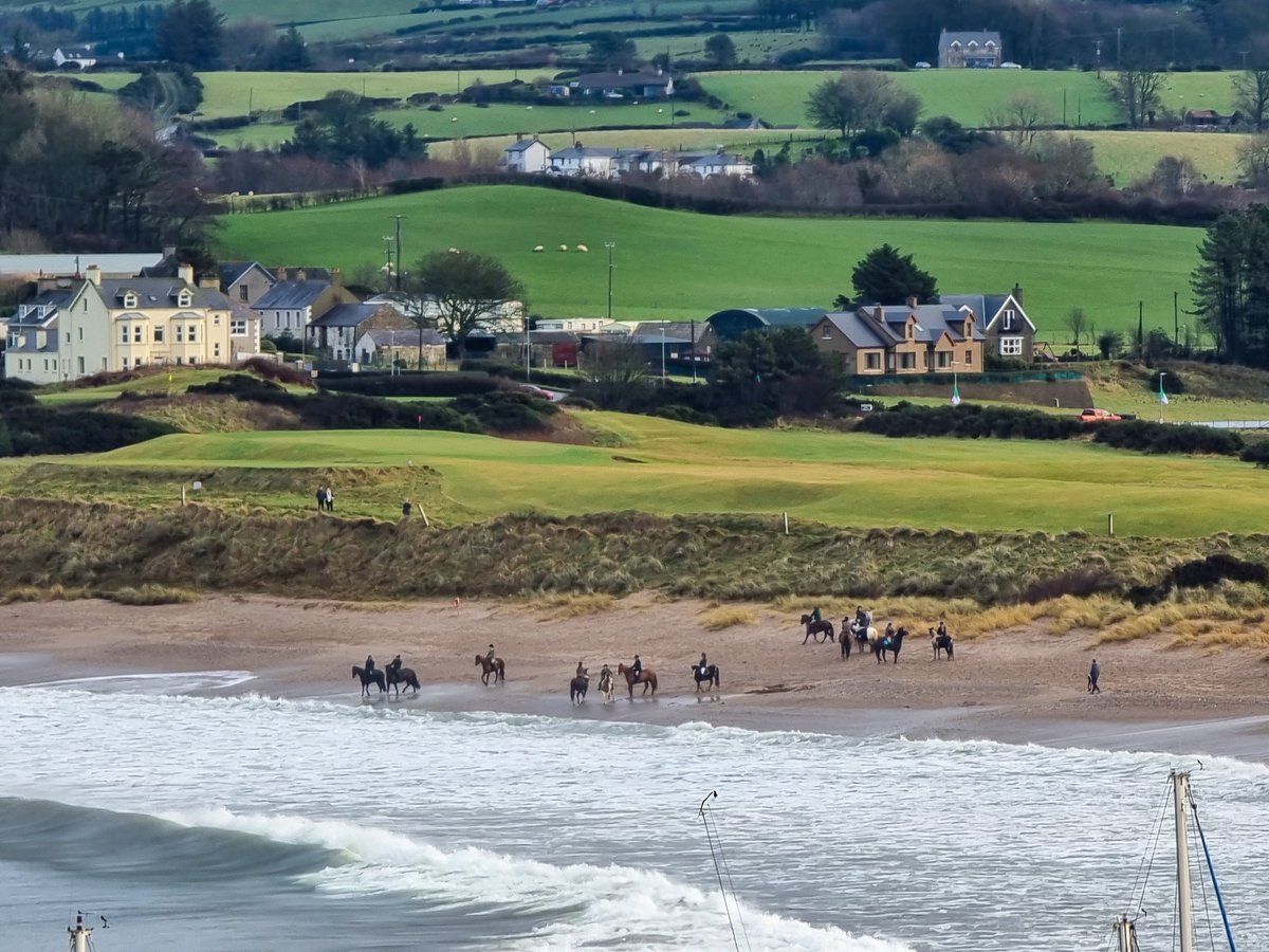 Boxing day hunt in Ballycastle.##Ballycastle #northcoast #causewaycoast #NorthernIreland #equestrian