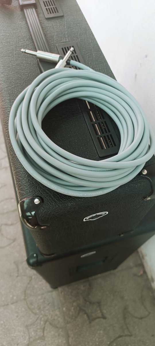 backlinethrash's tweet photo. Backline Thrash ... Llegó el pedido desde Alemania !

Funda original para el cabezal Marshall JCM 2000 TSL, además del cable de altavoz Cordial , único en nuestro país. Todos nuestros equipos usan estos cables y nunca hemos tenido un problema durante 11 años. https://t.co/duNRGvsIjm