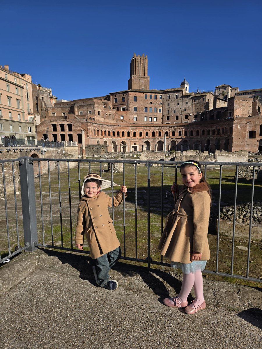 Valerio Rocco Lozano tweet media