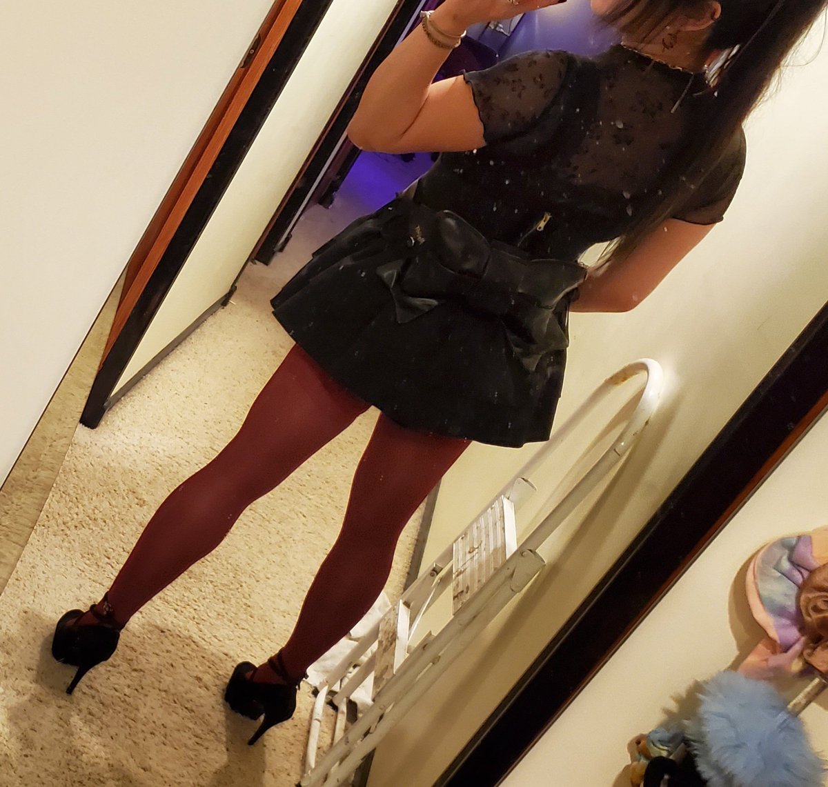 Solacybin's tweet photo. Whatcha gonna do if I show up to your local video game bar dressed like this?  🎀 https://t.co/X3GEaFBi4Y