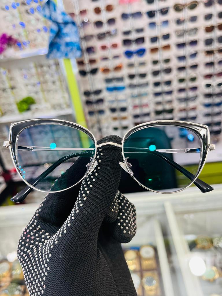 Mahanta_JP's tweet photo. 🛍️ Lunette photogray antireflet 🔵ou 🟢 🏷️13.000f
📱773882201 #Rt_please https://t.co/eSesir5KnH
