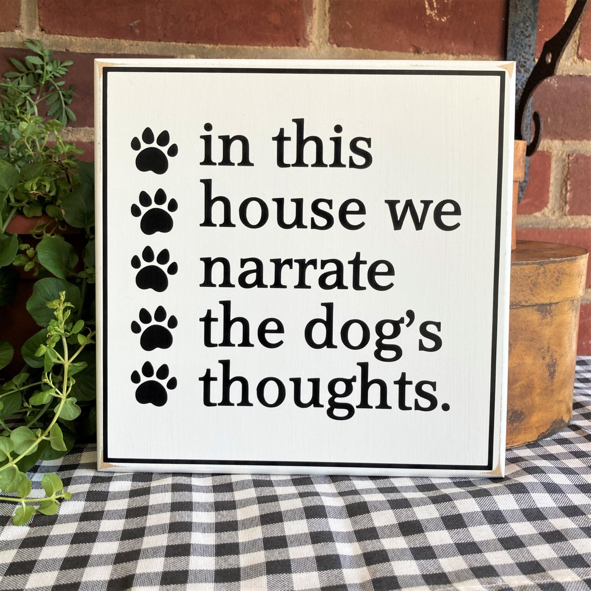 CountryWorkshp's tweet image. #DogSign In This House We Narrate The Dog's Thoughts, #DogFamily Dog Love, Wood Sign #smilett23 #DogLife etsy.me/40cjnLM via @Etsy