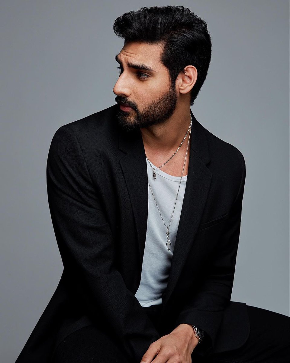 HBD AHAN SHETTY Trending indiawide 

Keep it up guys