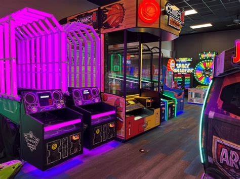 BBJacksCG's tweet photo. BB Jack's in Cottage Grove is open today at 11 AM and ready to serve you! Get the kids out of the house and into our Game Room! You can also enjoy our Friday Fish Fry and add the area's best salad and soup bar to complete your meal! https://t.co/3xxNLtlicg