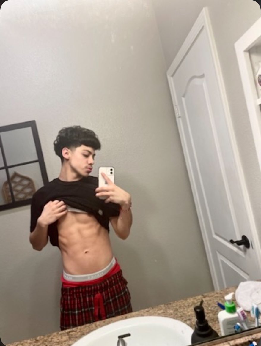 Johnny2Murda's tweet photo. Smash or F*ck ?? 😍💦 https://t.co/cyKDEwGakL