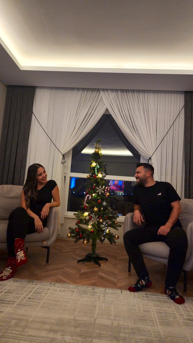 Bernatatlioglu's tweet photo. En güzel yılımızdan daha güzel yıllarımıza💚 @mustafamorr https://t.co/LTfMEclQQF