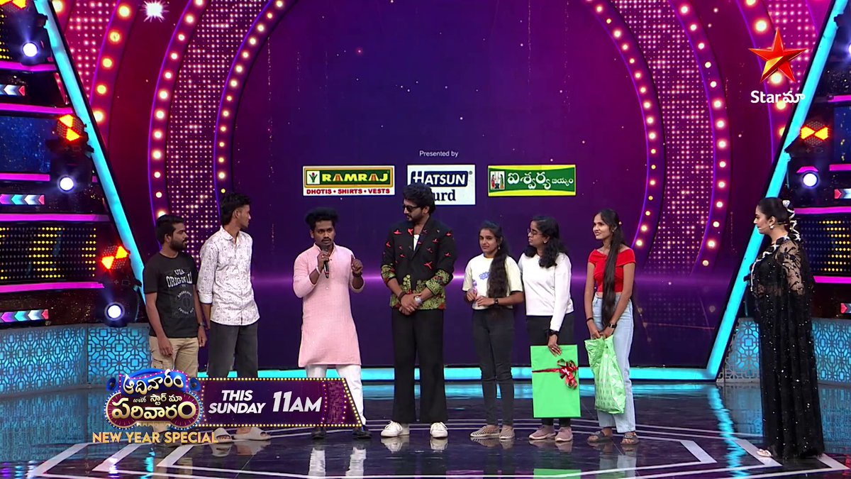 dshrav23's tweet photo. Him receiving fans love. 😌🥺🥺🧿🧿
"WINNER NIKHIL MALIYAKKAL" 🏆💝

#Nikhil #NikhilMaliyakkal https://t.co/2u7e7BQzMs