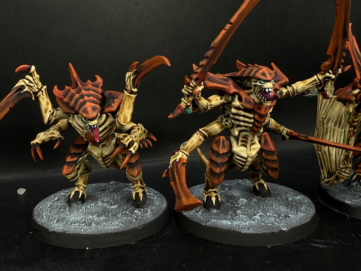 Some Hive Fleet Kraken. I haven’t played 40K for over a decade, but my first minis ever were Tyranids back in 3rd edition painted an awful gloss bone with blue plates. Seeing if I’ve learned a few things in the last 20 years.  #tyranids #GamesWorkshop #warhammer40k