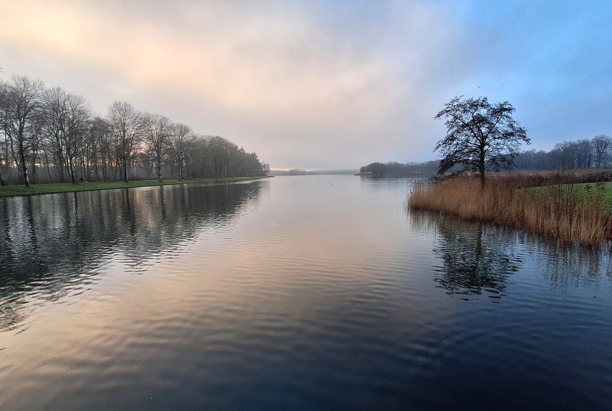joshua_josprijs's tweet image. #Recreatieplas #Bussloo 
In 30 min tijd van in de zon en later in de #mist 
@helgavanleur  @wolvenne
#BuienRadarNL  #weeronline