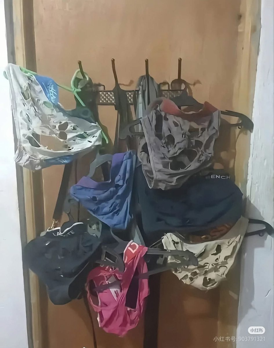 sosmedkeras's tweet photo. Laki laki tidak bercerita,, tau tau bolong semua 😅 https://t.co/owalKewKLc