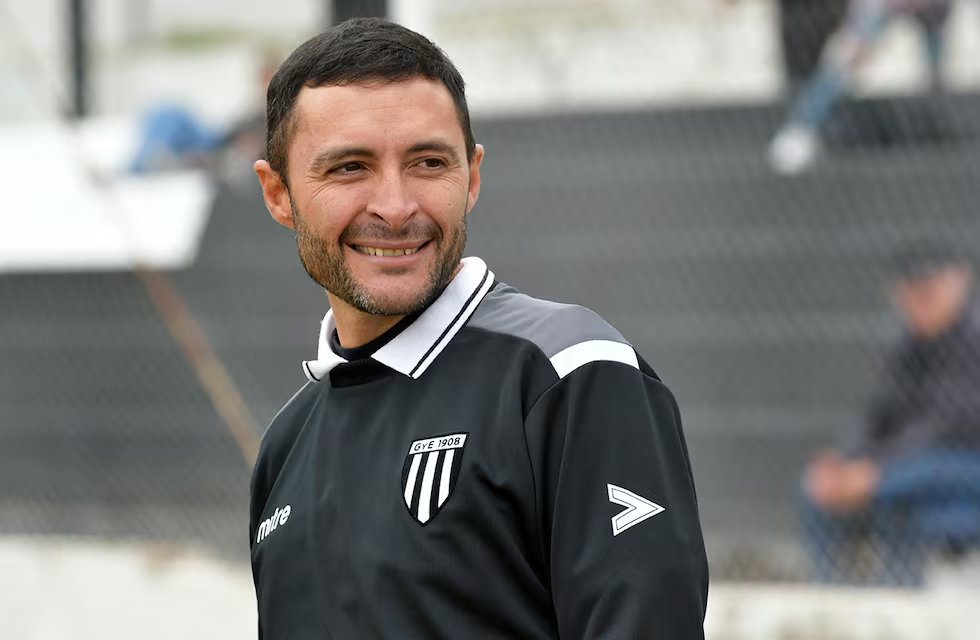 #GimnasiaMza - Informa <a href="/ema_tristan/">Emanuel Tristán</a>  que Joaquín Sastre se convirtió en mánager de la institución. Asesorará en la captación de talentos y análisis de los posibles refuerzos. 
<a href="/DosDePunta_Mza/">Dos de Punta - 91.3</a> <a href="/RadioAndinaMza/">Radio Andina Mendoza</a>