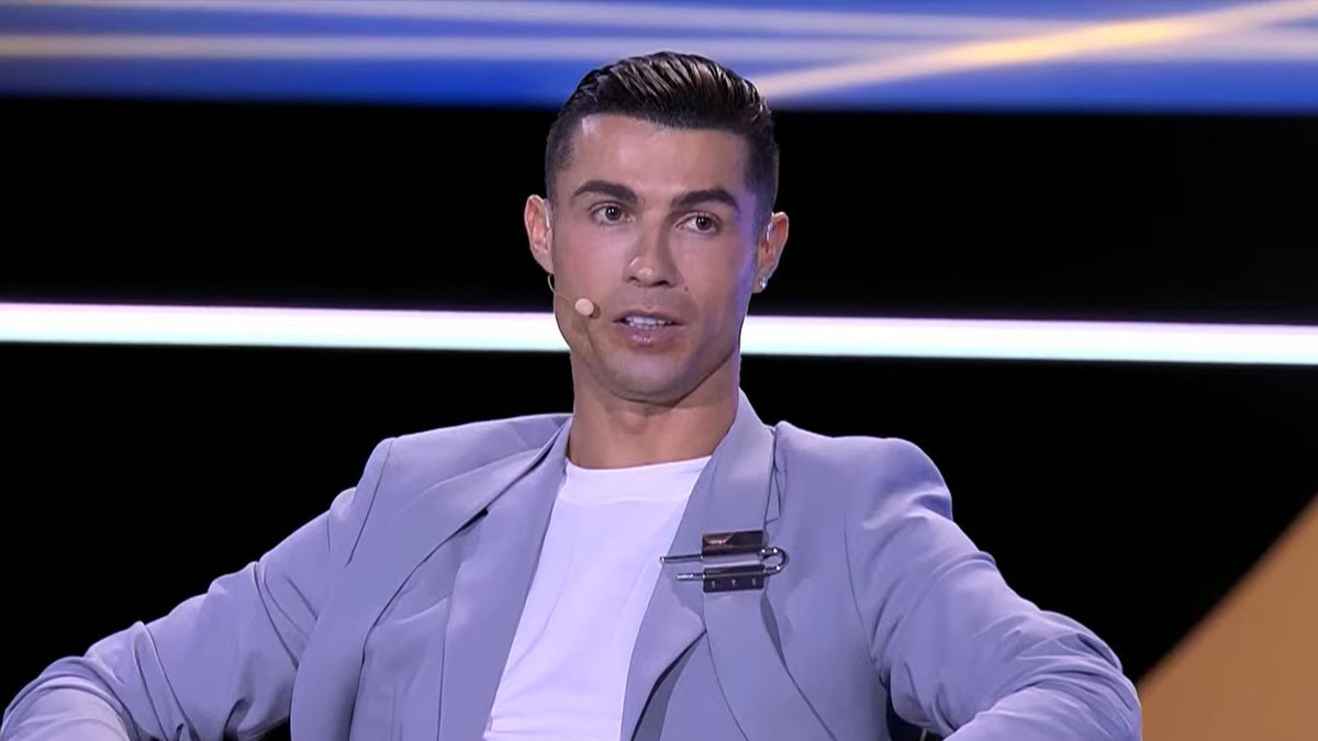 ArobaseGiovanny's tweet photo. 🔴🔴🔴🔴🔴 GROSSE ANNONCE DE CRISTIANO RONALDO AU GLOBE SOCCER AWARDS !!!

« Je sais où se situe le problème à Manchester United. Je sais exactement comment résoudre les problèmes. Croyez-moi, je serai bientôt propriétaire d'un grand club ! » https://t.co/97SviIFkCl