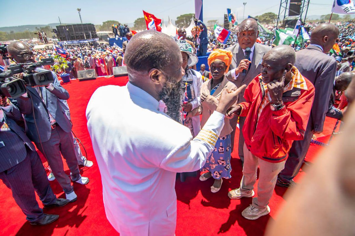 EVANGELISTABR1's tweet image. #HistoricMenengai7
Os surdos ouvem com único decreto !