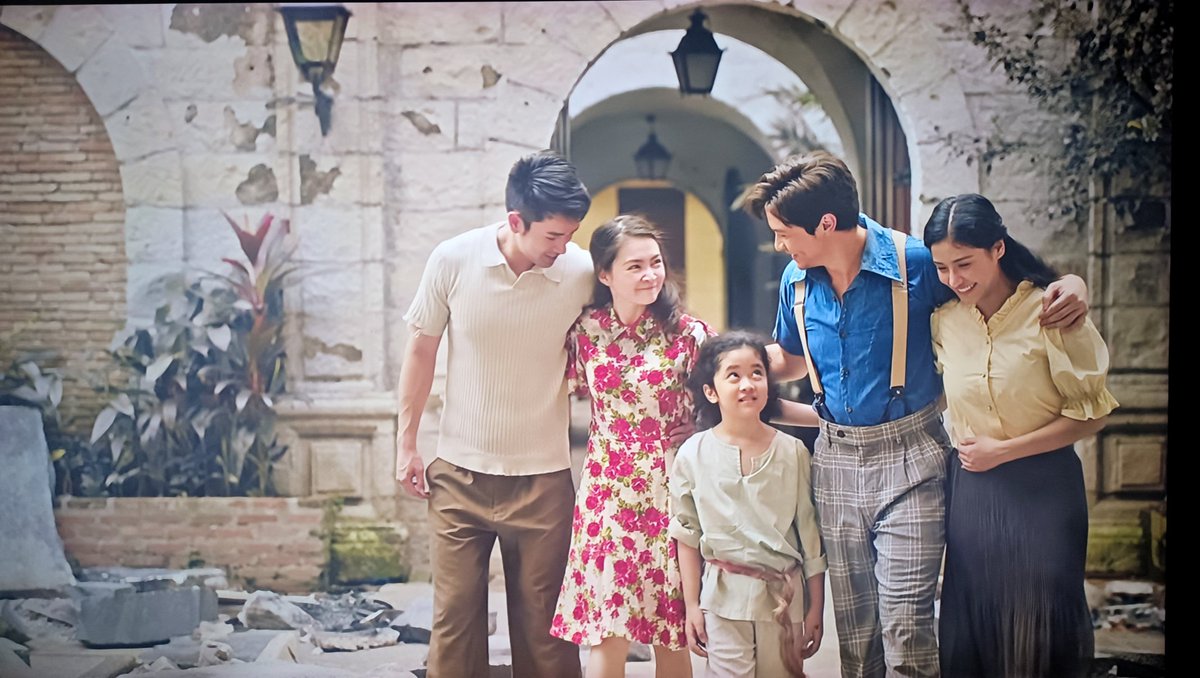 Pintarantada's tweet photo. #PulangAraw isang napakagandang palabas na aking sinubaybayan. Tiyak na kapupulutan ng aral ng mga kabataan sa kasalukuyang henerasyon. Napakahusay ng mga pagganap. 👏👏👏
#Eduardo #Adelina #Teresita #Hiroshi @aldenrichards02 @gmanetwork https://t.co/etAyLI32Ao
