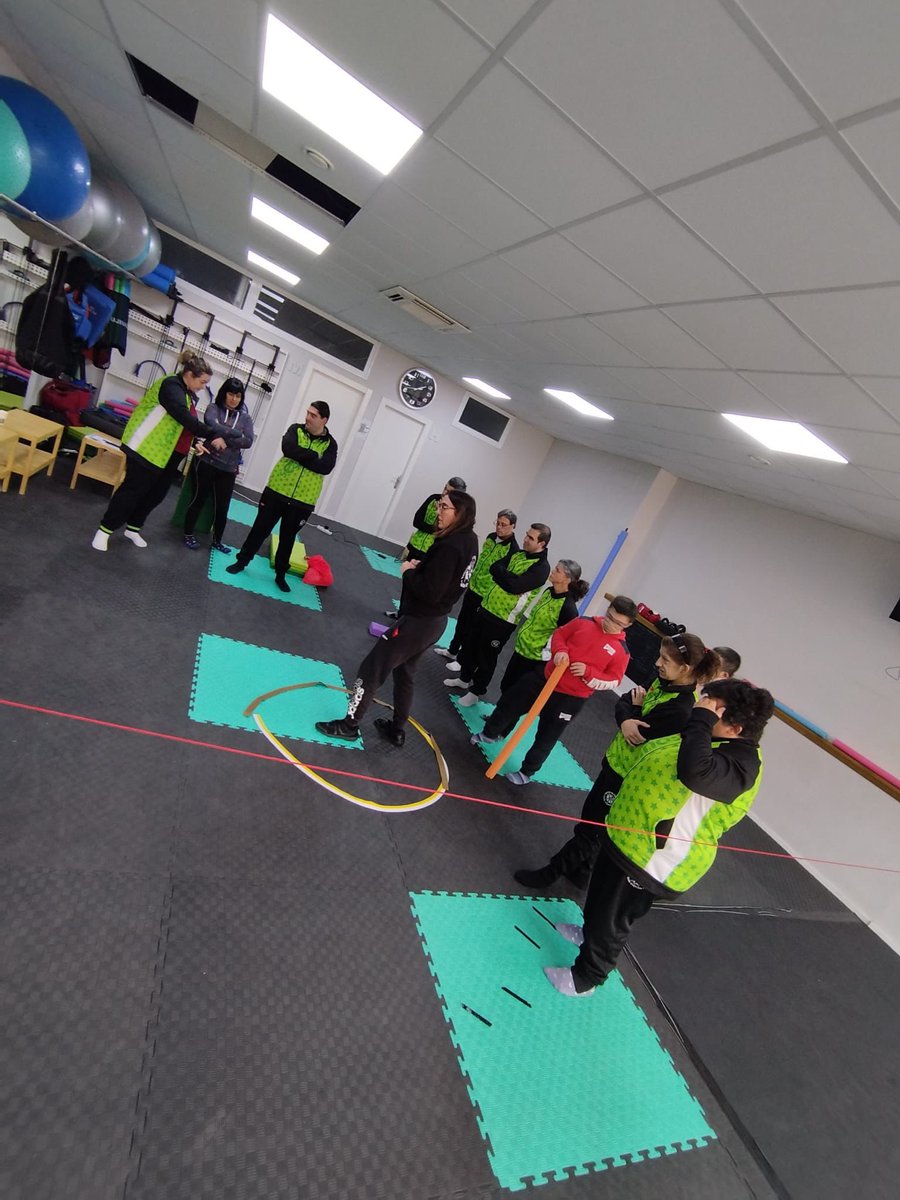 fekm_fekmania's tweet photo. ๐๐ซ๐๐ง๐๐ญ๐ข!!!๐๐ป en los primeros cursos de monitor auxiliar y asistente deportivo para personas con discapacidad, que se han impartido este mes de diciembre.
Seguimos trabajando por la inclusiรณn y por el deporte ๐ช๐ผ
#sinbarreras #fekm #fekmania #formacion #discapacidad https://t.co/3LVWENcvMV