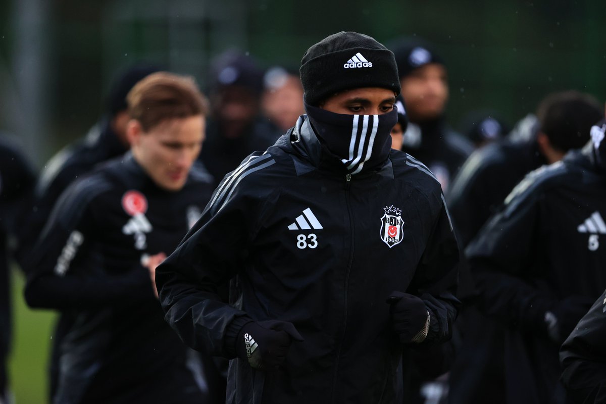 Futbol takımımız, Çaykur Rizespor maçı hazırlıklarına bugün yaptığı antrenmanla başladı. 🦅

#RİZvBJK