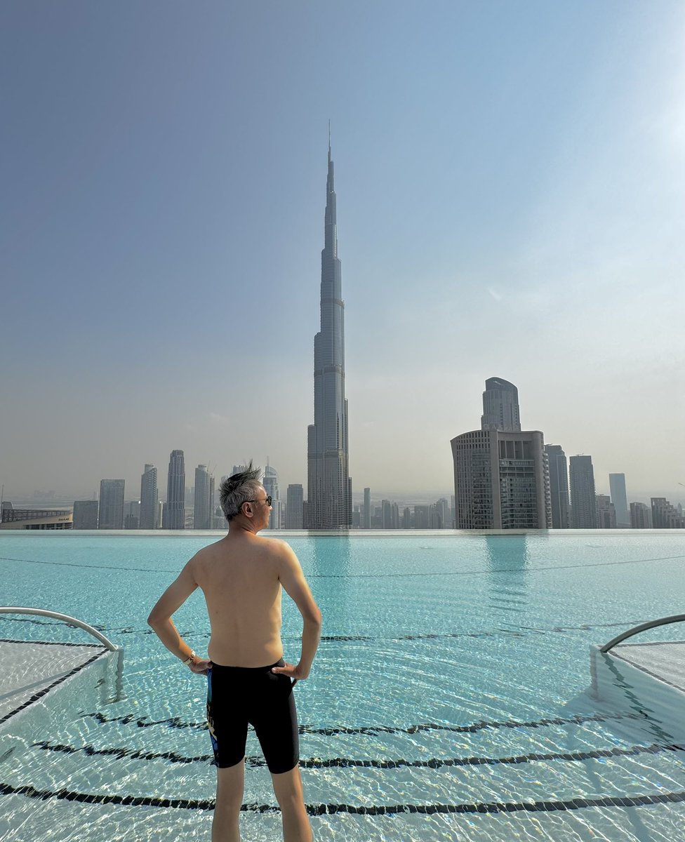 EddieSong10's tweet photo. World tallest building 
#BurjKhalifa https://t.co/3Bj1VATXam