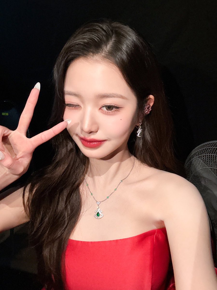 📸
2024 ASIA ARTIST AWARDS

2024 AAA에서 
🏆AAA 베스트 아티스트 가수 ‘IVE’
🏆AAA 아시아 셀러브리티 부문 ‘장원영’
🏆Queen of AAA ‘장원영‘
을 수상하였습니다🎉

언제 어디서나 응원을 보내주시는
전 세계 DIVE 덕분에 이번 AAA에서도
수상의 기쁨을 누릴 수 있었습니다 💐

올 한 해 긍정적인