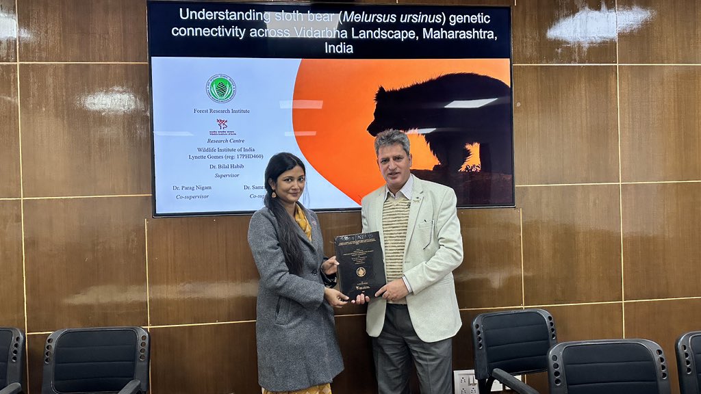 bhlab_india's tweet photo. Lynette Gomes, Ph.D. candidate at @wii_india - FRI University , successfully defended her thesis as the 14th Ph.D. student! Her research explored sloth bears and genetic diversity across the Vidarbha landscape. Congratulations, Dr. Gomes! #SlothBears  @gomes_lynette @vrtiwari1 https://t.co/5tznTfaDPI