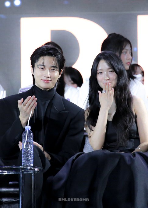 thealterego0's tweet photo. FLYING KISS FAIRIES 🖤
#kimhyeyoon #김혜윤 
#변우석 #byeonwooseok 
#KimHyeYoon_AAA2024 https://t.co/SlpyTFjQs8